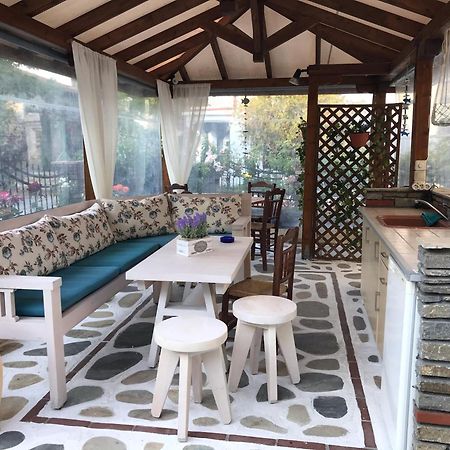 Niriides Hotel Amoliani Bagian luar foto
