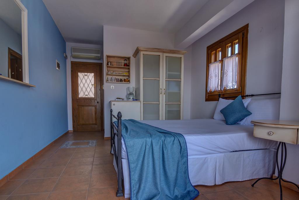 Niriides Hotel Amoliani Bagian luar foto