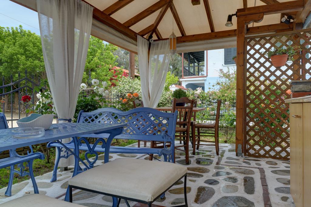 Niriides Hotel Amoliani Bagian luar foto