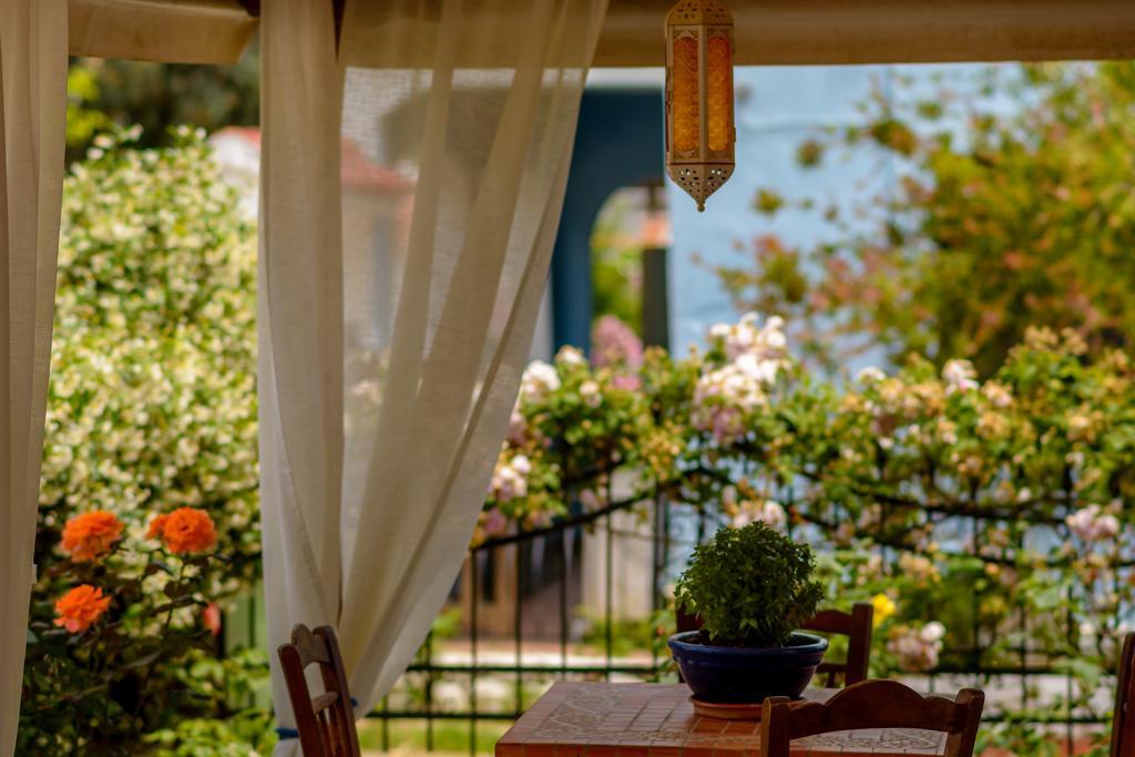 Niriides Hotel Amoliani Bagian luar foto