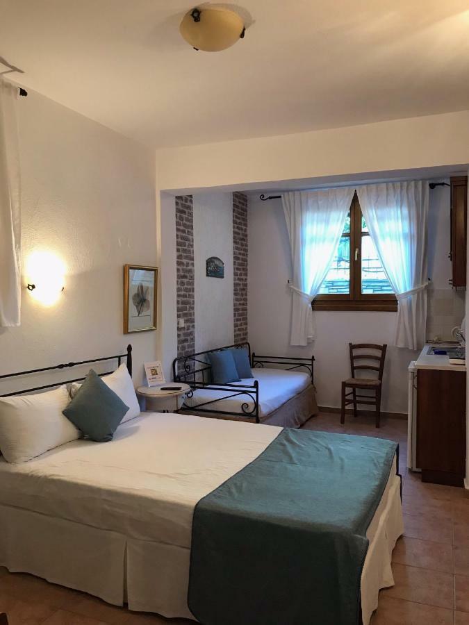 Niriides Hotel Amoliani Bagian luar foto