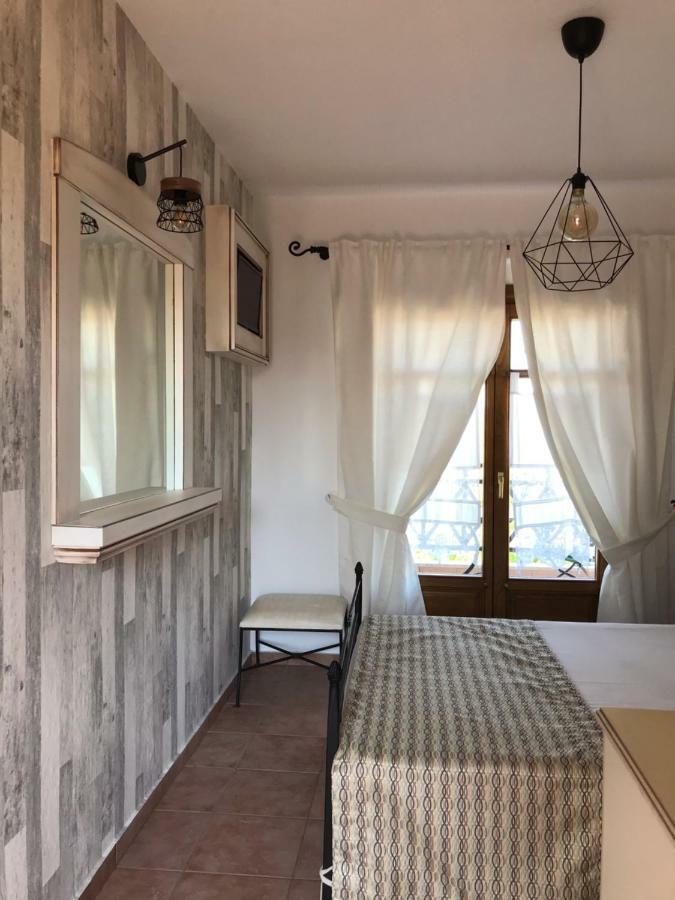 Niriides Hotel Amoliani Bagian luar foto