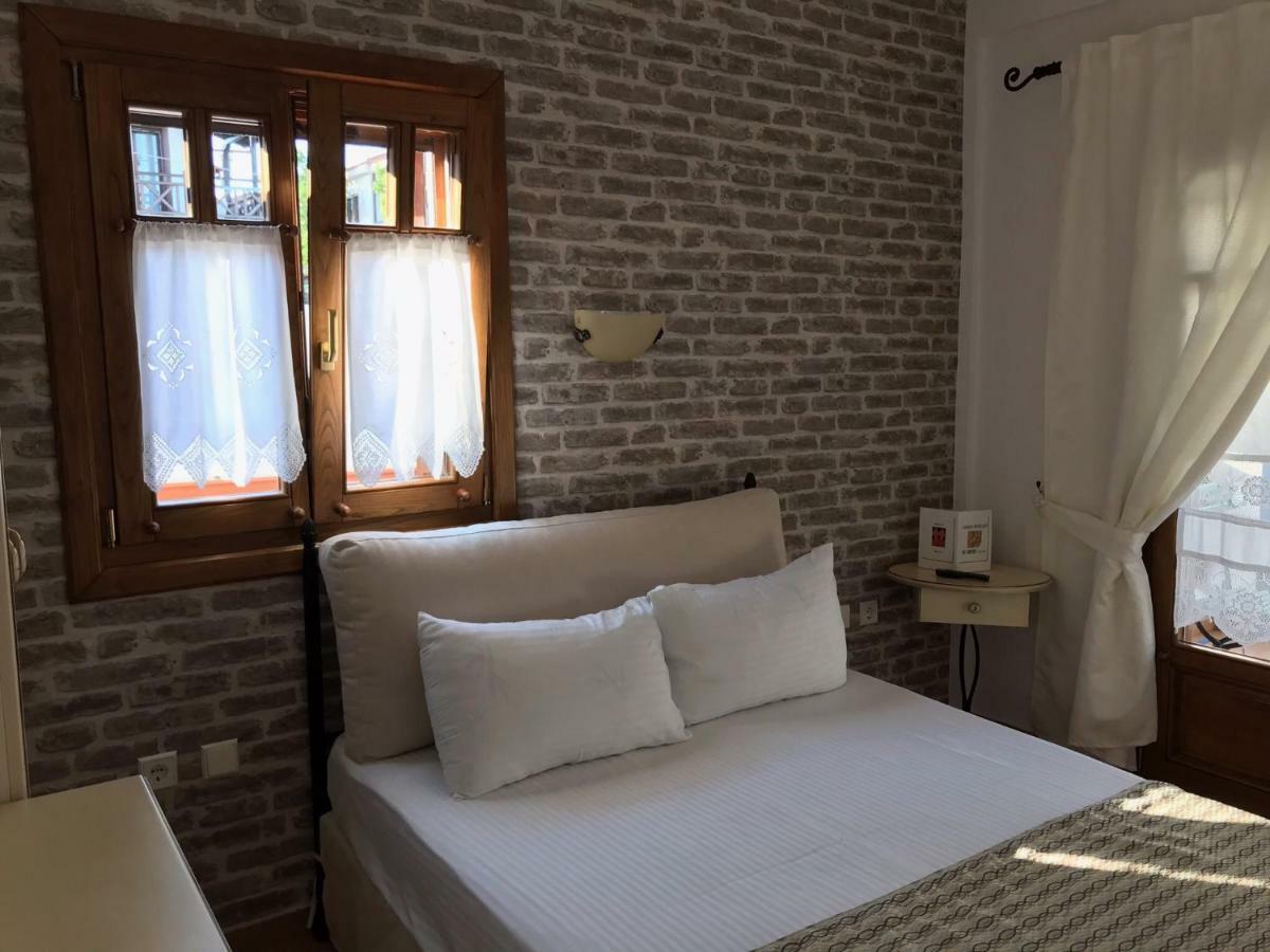 Niriides Hotel Amoliani Bagian luar foto